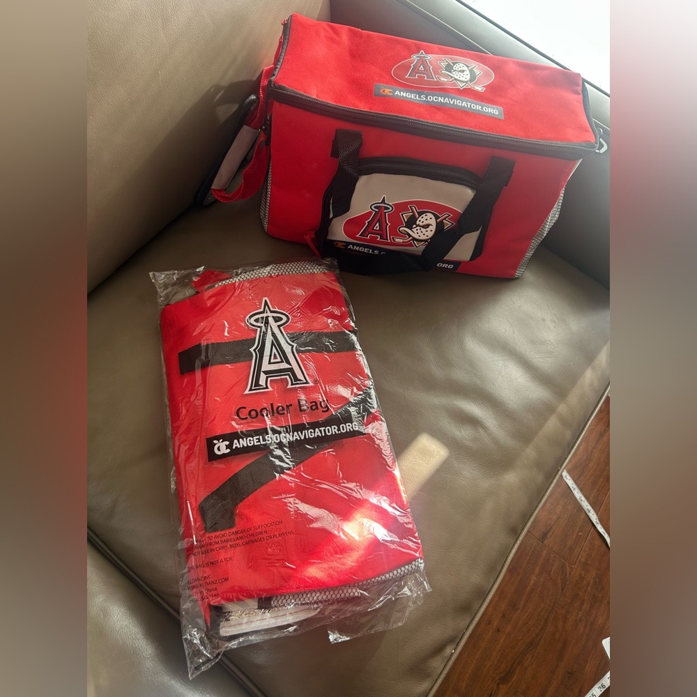*EXCLUSIVE-NOT SOLD IN STORE,ONLY AT ANGEL STADIUM*Angels & Ducks Cooler Bag ⚾️🏒